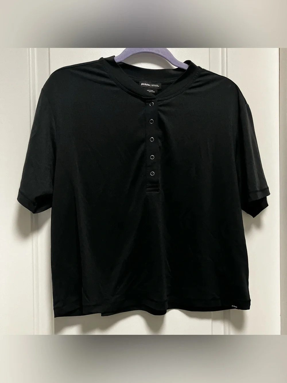 prAna Women's Size S Black Short Sleeve Henley Snap Neck Active Top Stretch Crop - Picture 1 of 16